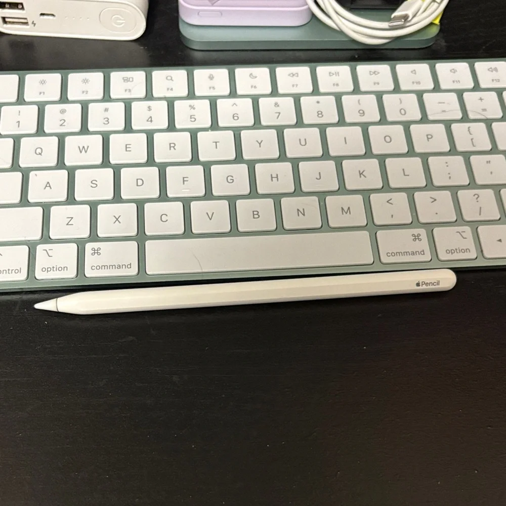Apple Pencil in White